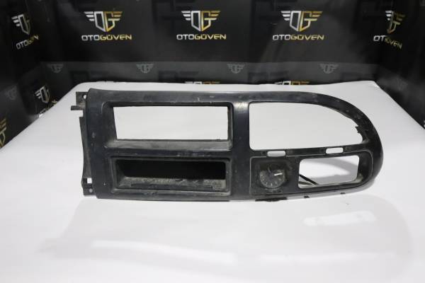 FORD TRANSİT 100 L-S-V ÇIKMA PARÇA TRANSİT T15 TEYP ÇERÇEVESİ